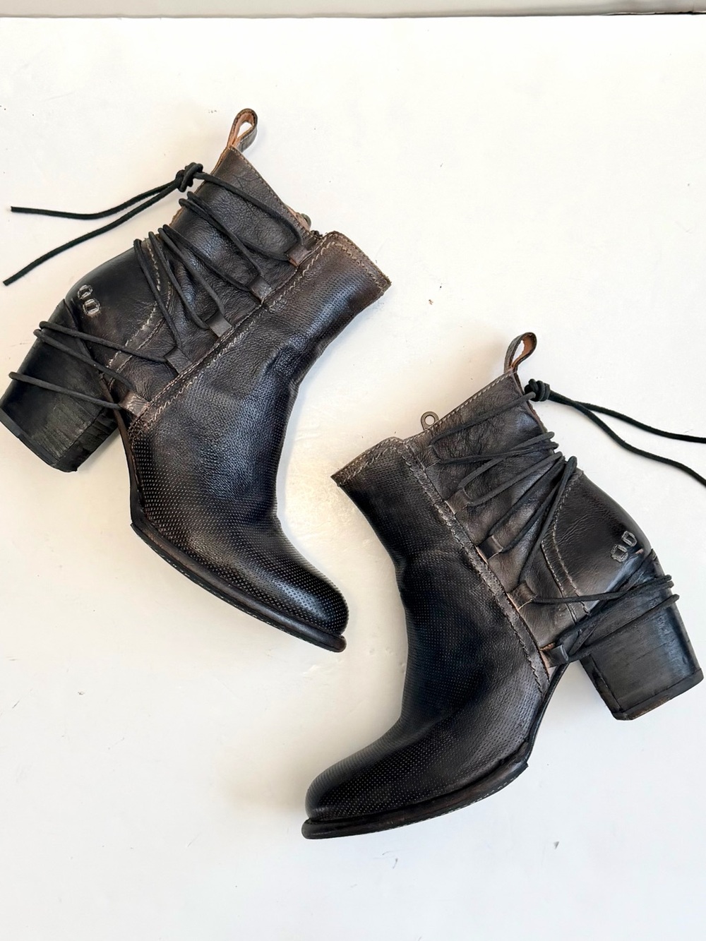 BED STU Blaire Cobbler Series Ankle Boots Distressed Lace Black Brown 10